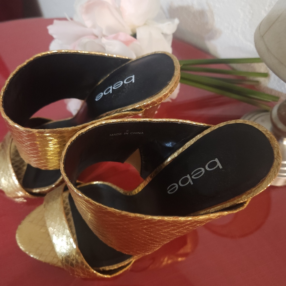 BEBE Glamorous Gold Stiletto Heels with Pointed Toe sz6 - Picture 5 of 10